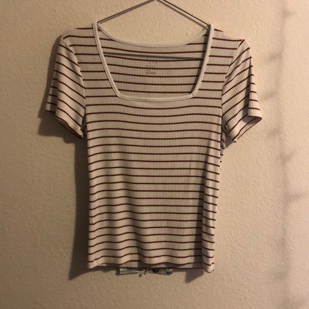 Short sleeved white , striped scoop neck tee